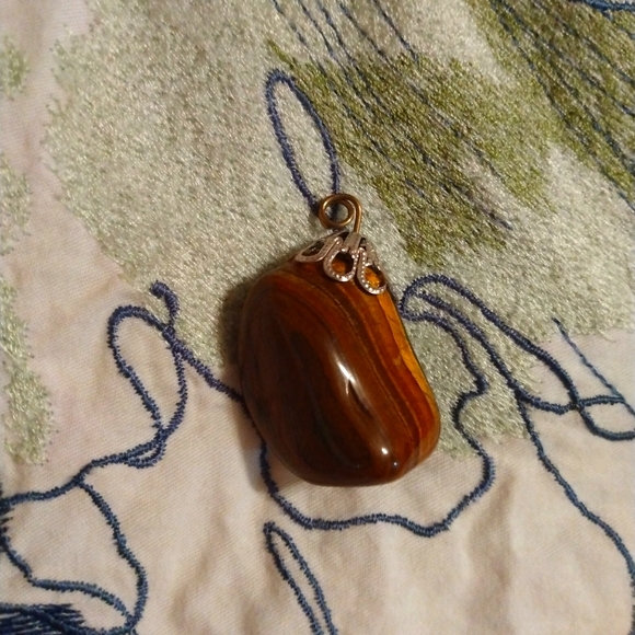 Set of pendants natural stone 1.5-2inches - Picture 3 of 3